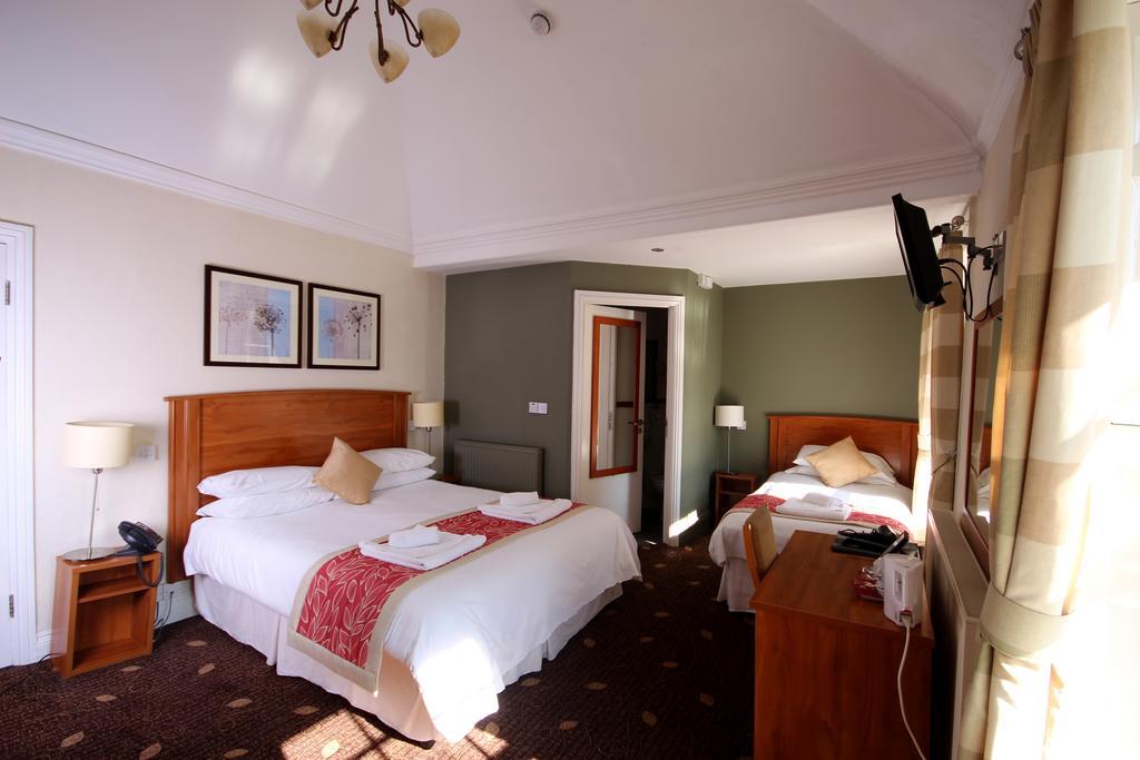 Plas Derwen Hotel Abergavenny Exterior foto